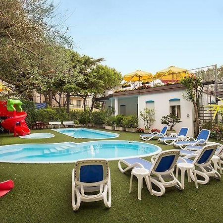 Hotel Manzoni Lido di Jesolo Ngoại thất bức ảnh