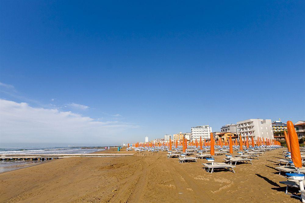 Hotel Manzoni Lido di Jesolo Ngoại thất bức ảnh