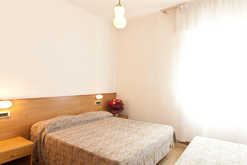 Hotel Manzoni Lido di Jesolo Ngoại thất bức ảnh