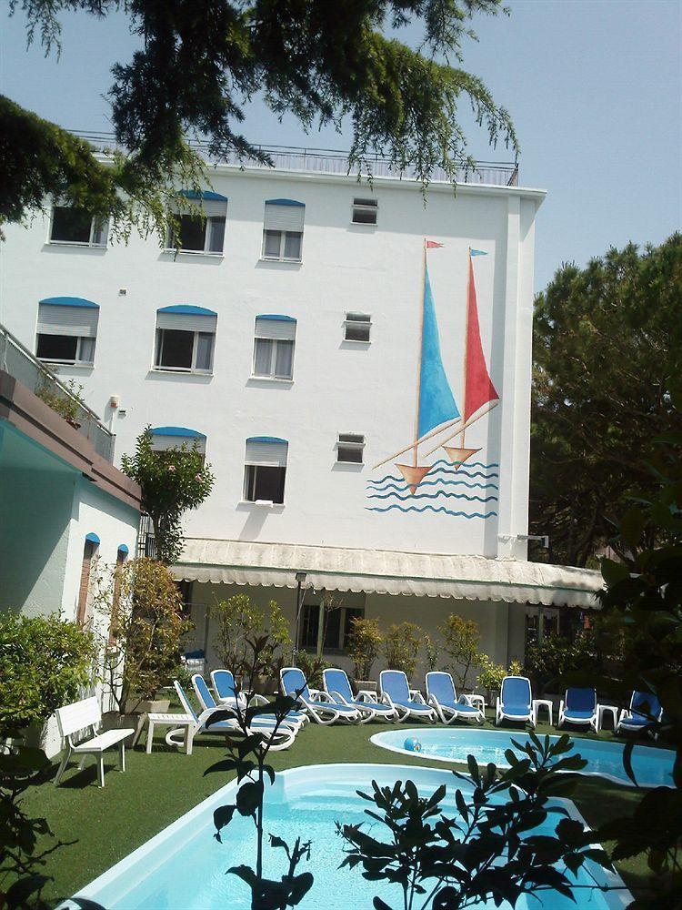 Hotel Manzoni Lido di Jesolo Ngoại thất bức ảnh